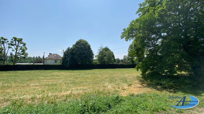 Image de terrain à Saint-Front-la-Rivière