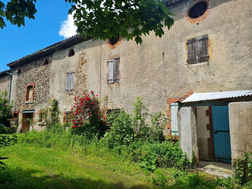 Image Façade à  ferme de Sauveterre