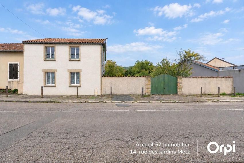 Image Façade à  maison de village de Onville