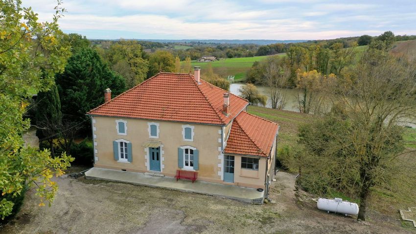 Image Façade à  maison individuelle de Saint-Pastour