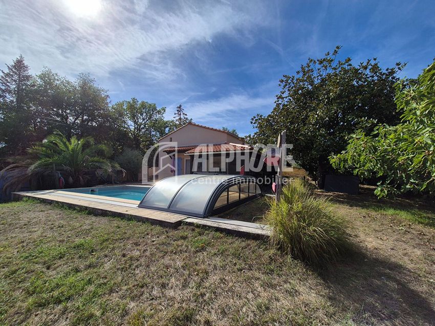 Image Piscine à  maison individuelle de Mareuil-sur-Lay-Dissais