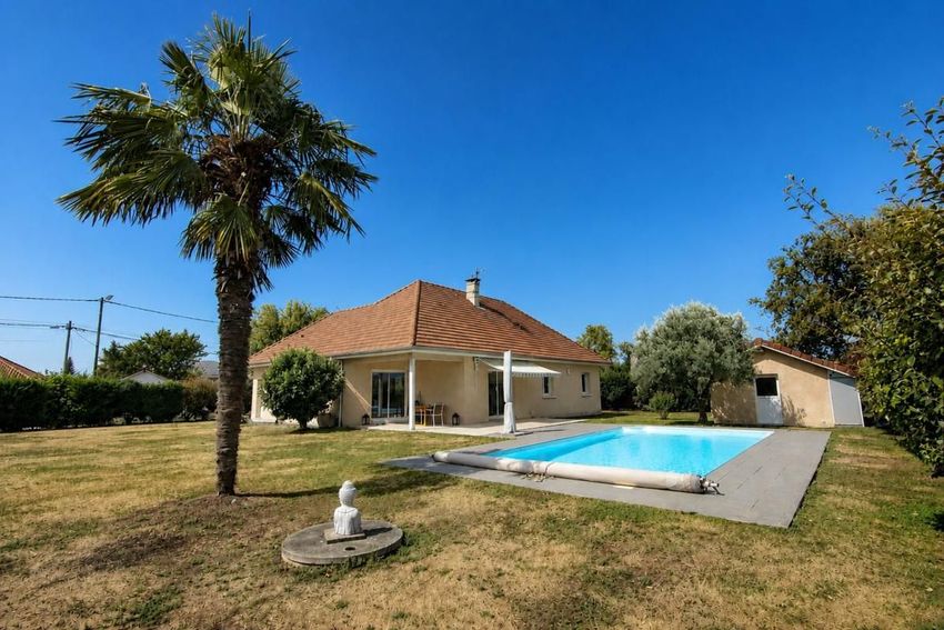 Image Piscine à  maison individuelle de Uzein