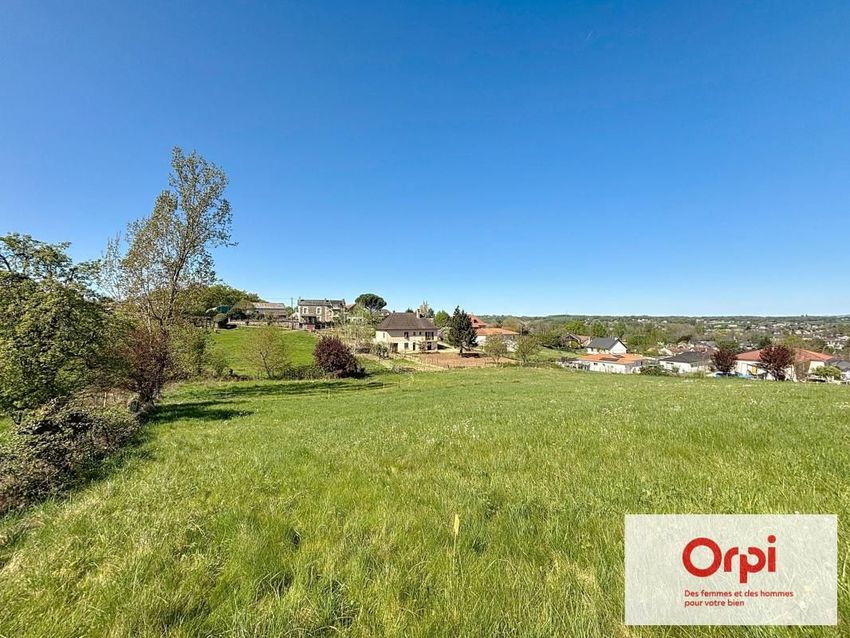 Image Vue à terrain de La Feuillade