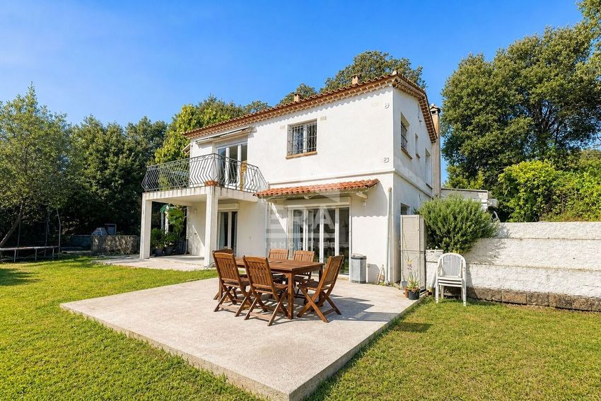 Image Façade à  maison individuelle de Mougins