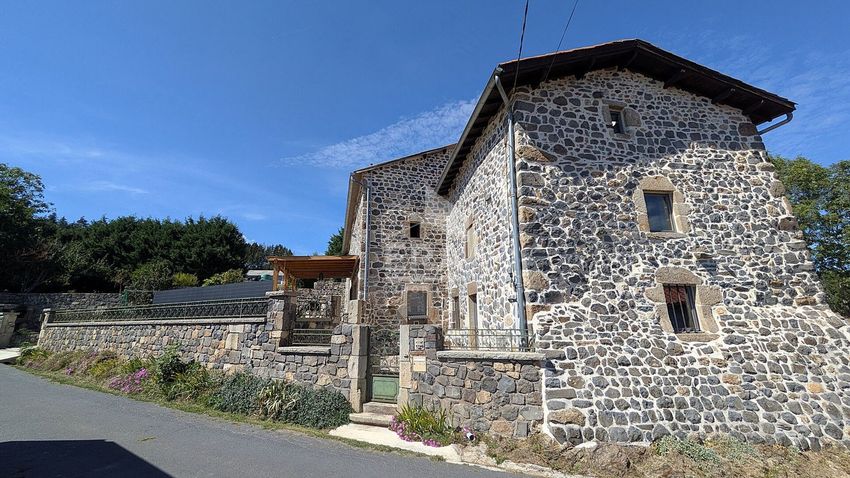 Image Façade à  maison individuelle de Vernassal