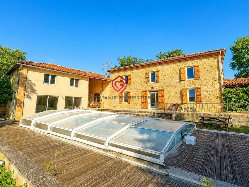 Image Piscine à  maison individuelle de Larcan