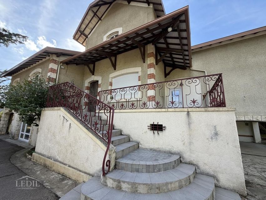 Image Façade à  maison mitoyenne de Condom