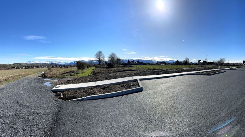 Image Vue à terrain de Pontacq