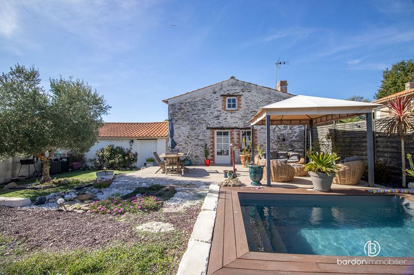 Image Piscine à  maison individuelle de La Garnache