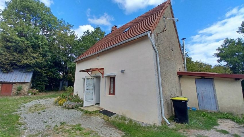 Image Façade à  propriété agricole de Saint-Léger-Bridereix