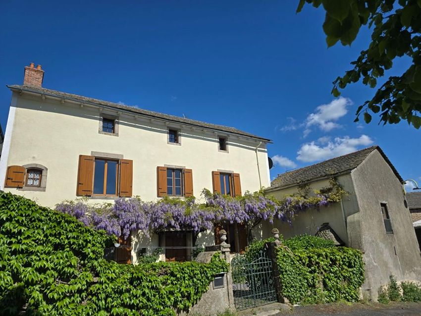 Image Façade à  propriété agricole de Arvieu