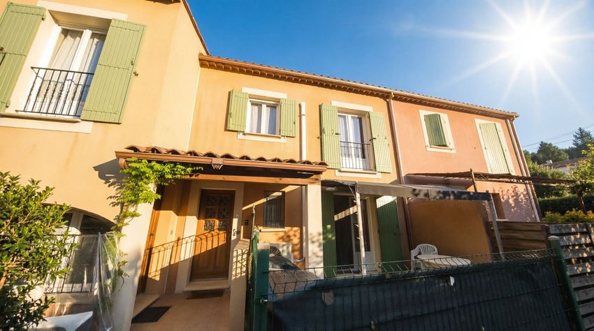 Image Façade à  maison individuelle de L'Isle-sur-la-Sorgue