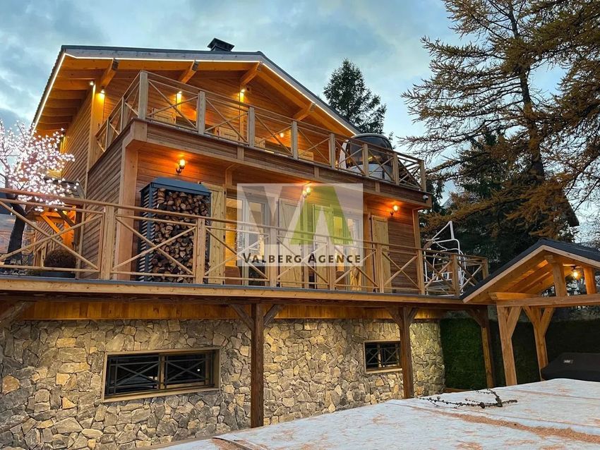 Image Façade à  chalet de montagne de Péone