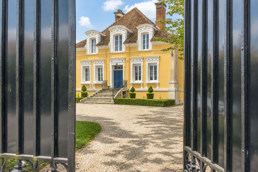 Image Façade à  manoir de Lusigny-sur-Barse