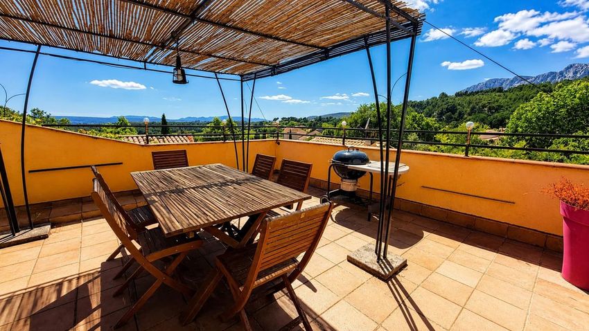 Image Terrasse à  maison de village de Puyloubier