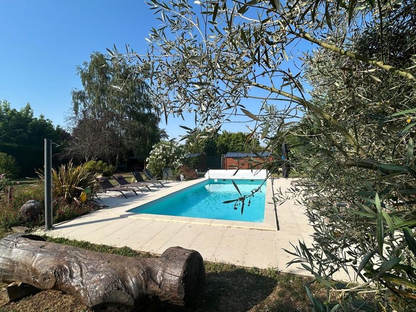 Image Piscine à  maison individuelle de Comps