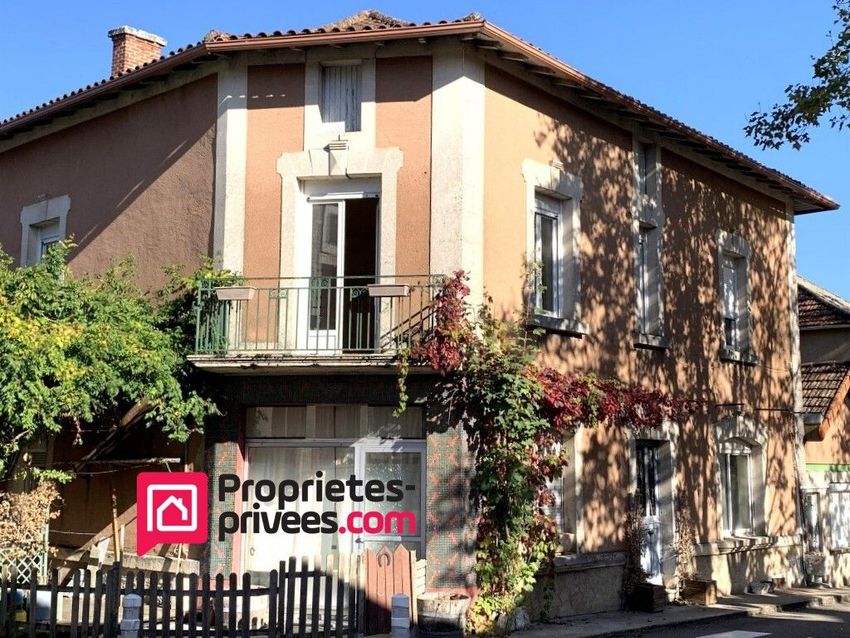 Image Façade à  maison de village de Sauzet