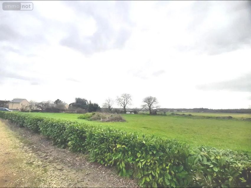 Image de terrain à La Celle-Saint-Avant