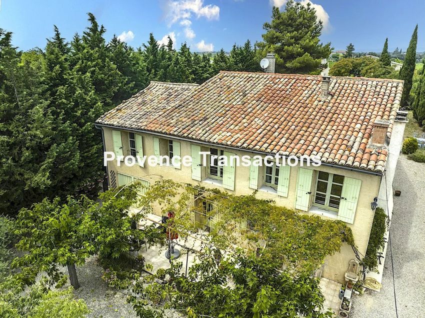 Image Façade à  maison traditionnelle de Vacqueyras