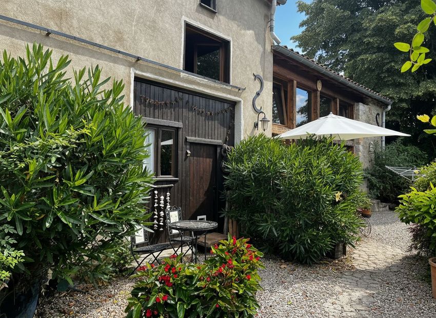 Image Façade à  maison individuelle de Escueillens-et-Saint-Just-de-Bélengard