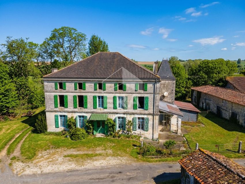 Image Façade à  maison individuelle de Champagne-Vigny