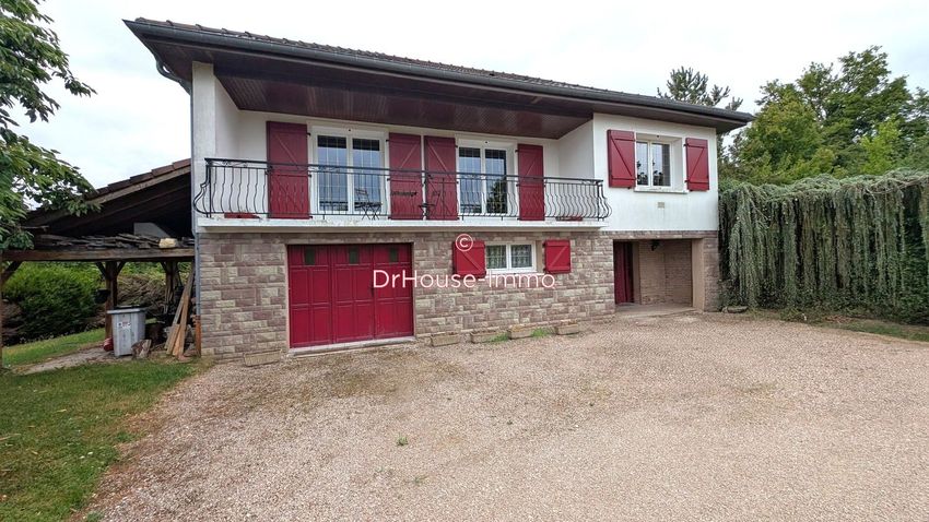 Image Façade à  villa de Rollainville