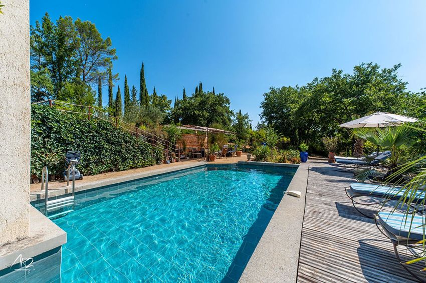 Image Piscine à  manoir de Tourrettes