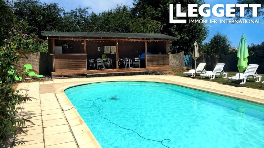 Image Piscine à  maison individuelle de Sauzé-Vaussais