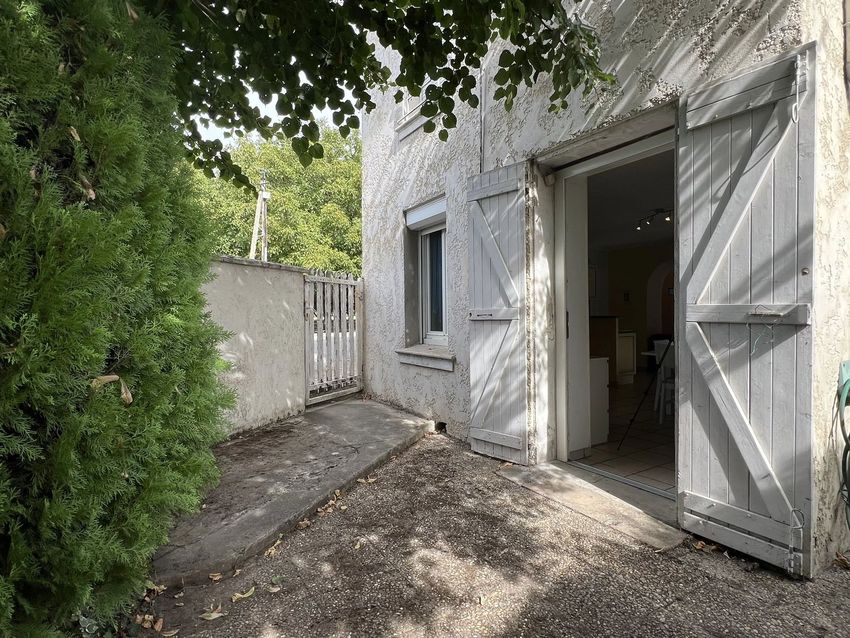 Image Façade à  maison individuelle de Chatte