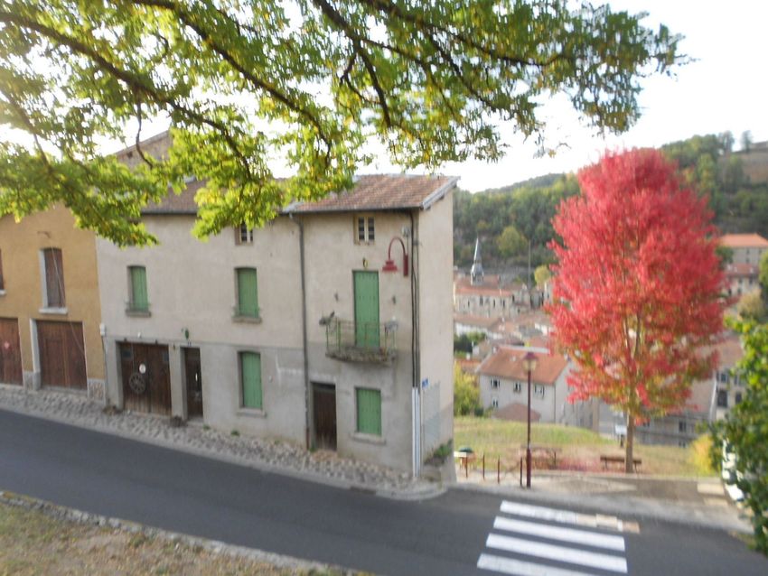 Image Façade à  maison individuelle de Saint-Gervais-sous-Meymont