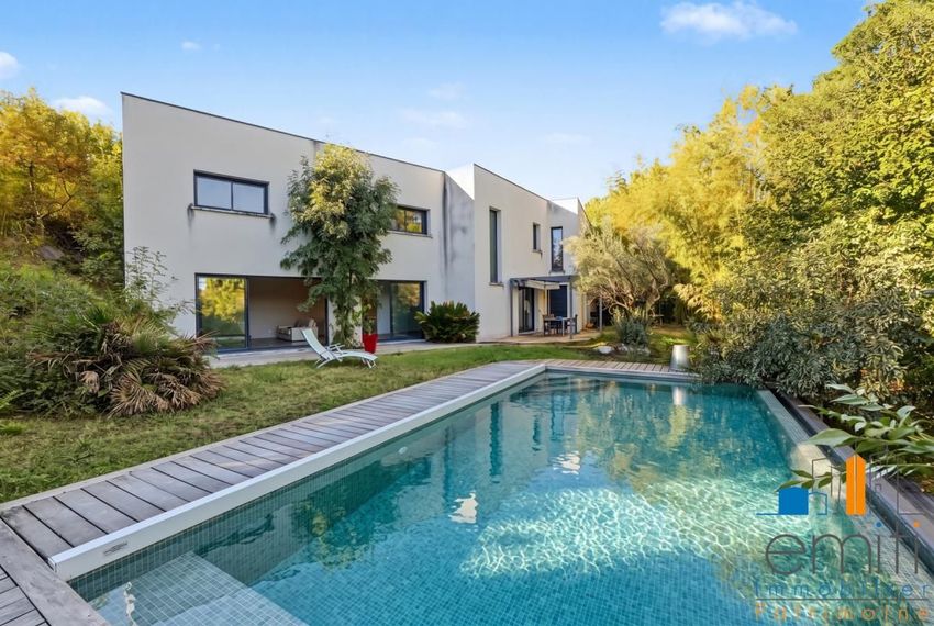 Image Piscine à  maison individuelle de Mons