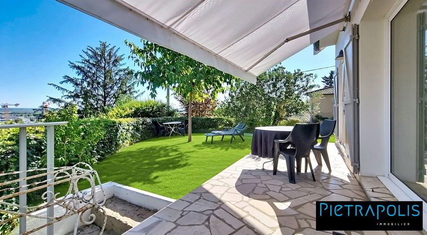 Image Terrasse à  maison individuelle de 333 Chemin de la Pierre