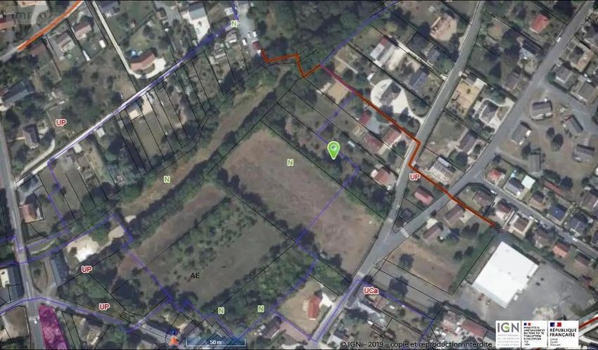 Image de terrain à Les Aix-d'Angillon