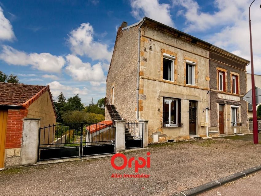 Image Façade à  maison mitoyenne de Bézenet
