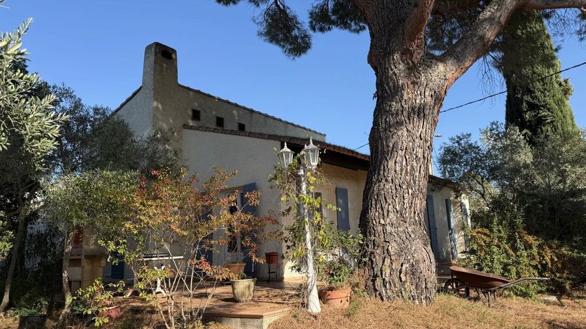 Image Façade à  maison individuelle de Pourrières