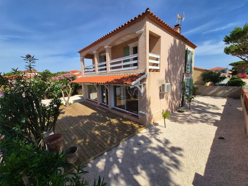 Image Façade à  villa de Le Barcarès