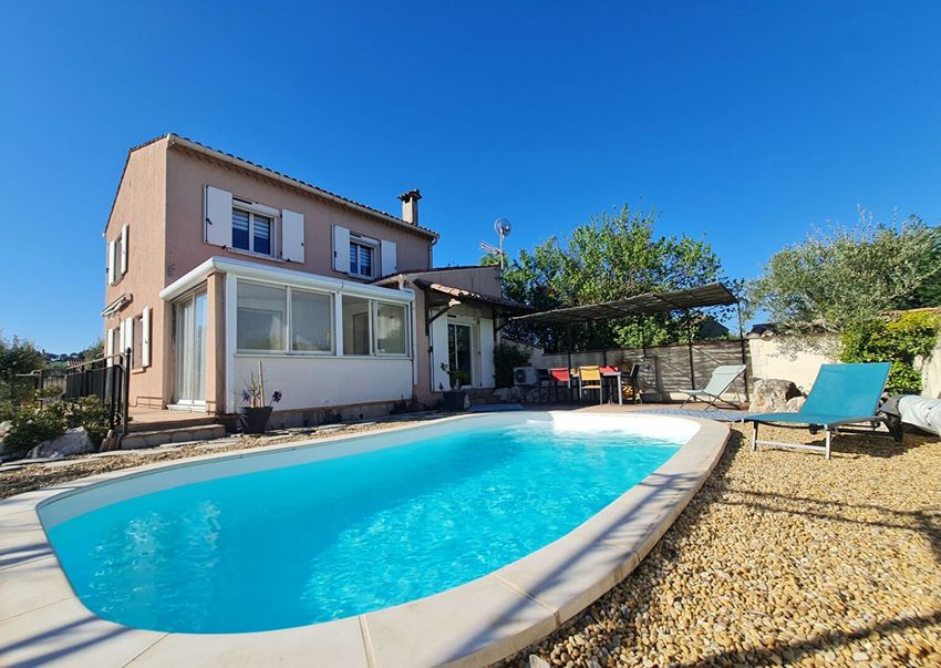 Image Piscine à  maison individuelle de Saint-Privat-des-Vieux