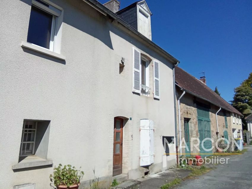 Image Façade à  maison de village de Sainte-Feyre