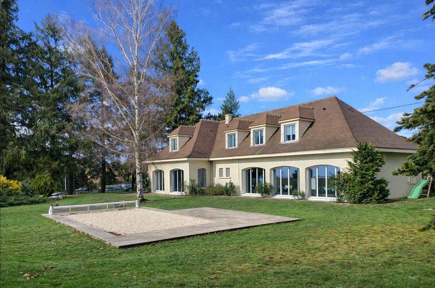Image Façade à  manoir de Saint-Galmier