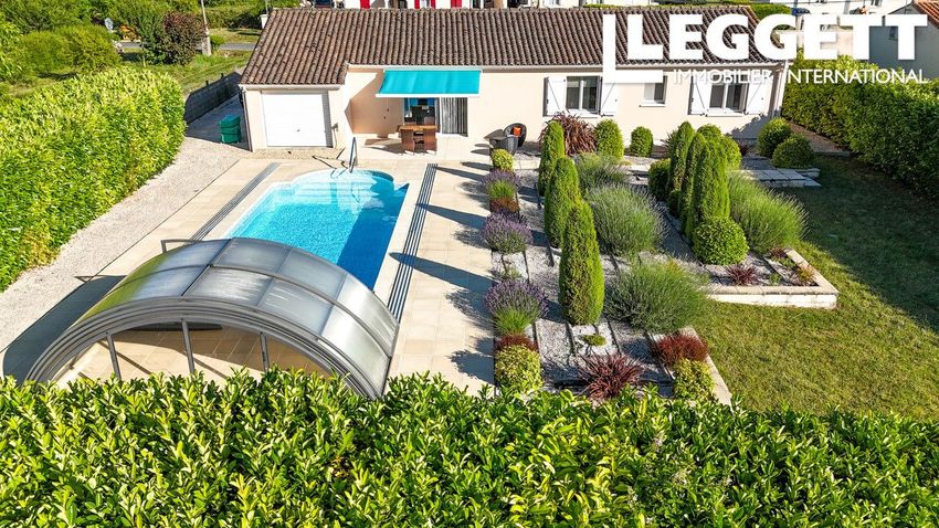 Image Piscine à  maison individuelle de Courbillac
