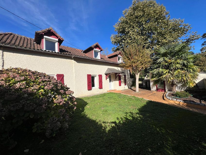 Image Façade à  maison individuelle de Gan