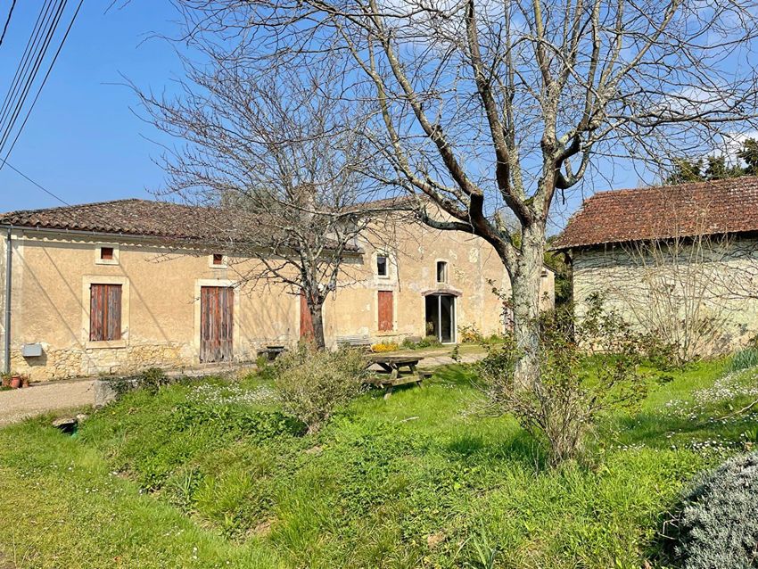 Image Façade à  maison individuelle de Pujols