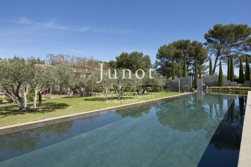 Image Piscine à  maison traditionnelle de Saint-Rémy-de-Provence