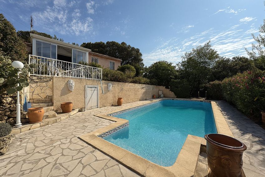 Image Piscine à  villa de Faugères