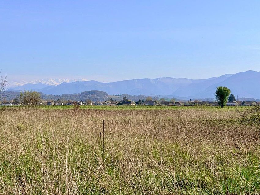 Image Vue à terrain de Beuste