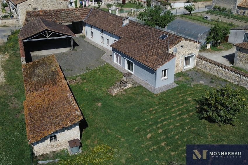 Image Façade à  maison individuelle de Genac-Bignac