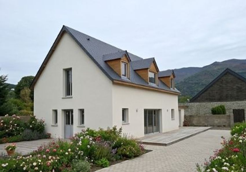 Image Façade à  maison individuelle de Argelès-Gazost