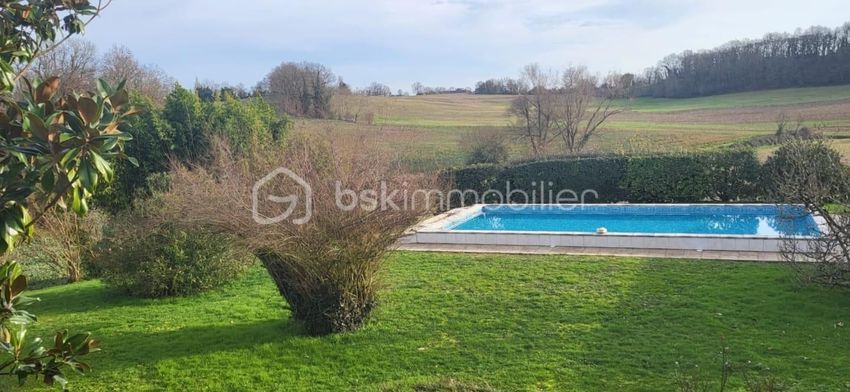 Image Piscine à  propriété agricole de Saint-Pardoux-Isaac