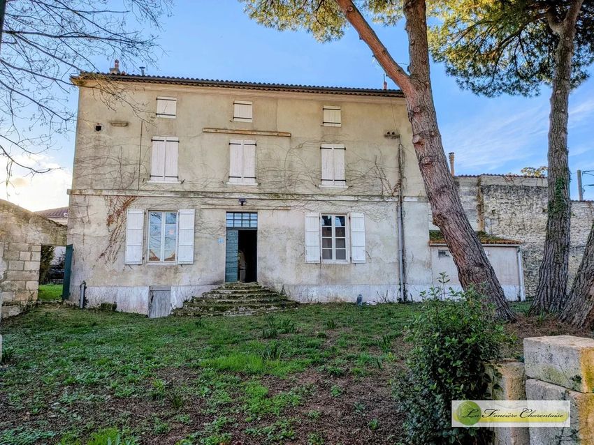 Image Façade à  maison de maître de Angoulême