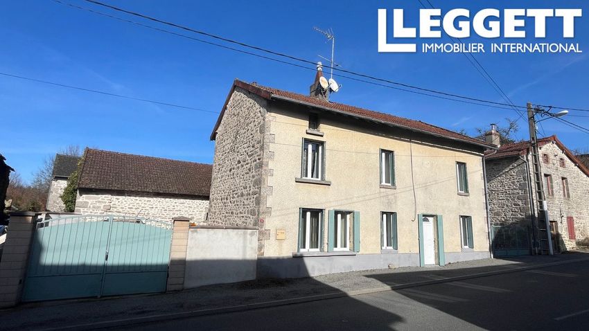 Image Vue à  maison de village de Saint-Amand-Jartoudeix